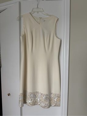 Badgley Mischka Cream Sleeveless Mini Dress with Embellished Hem